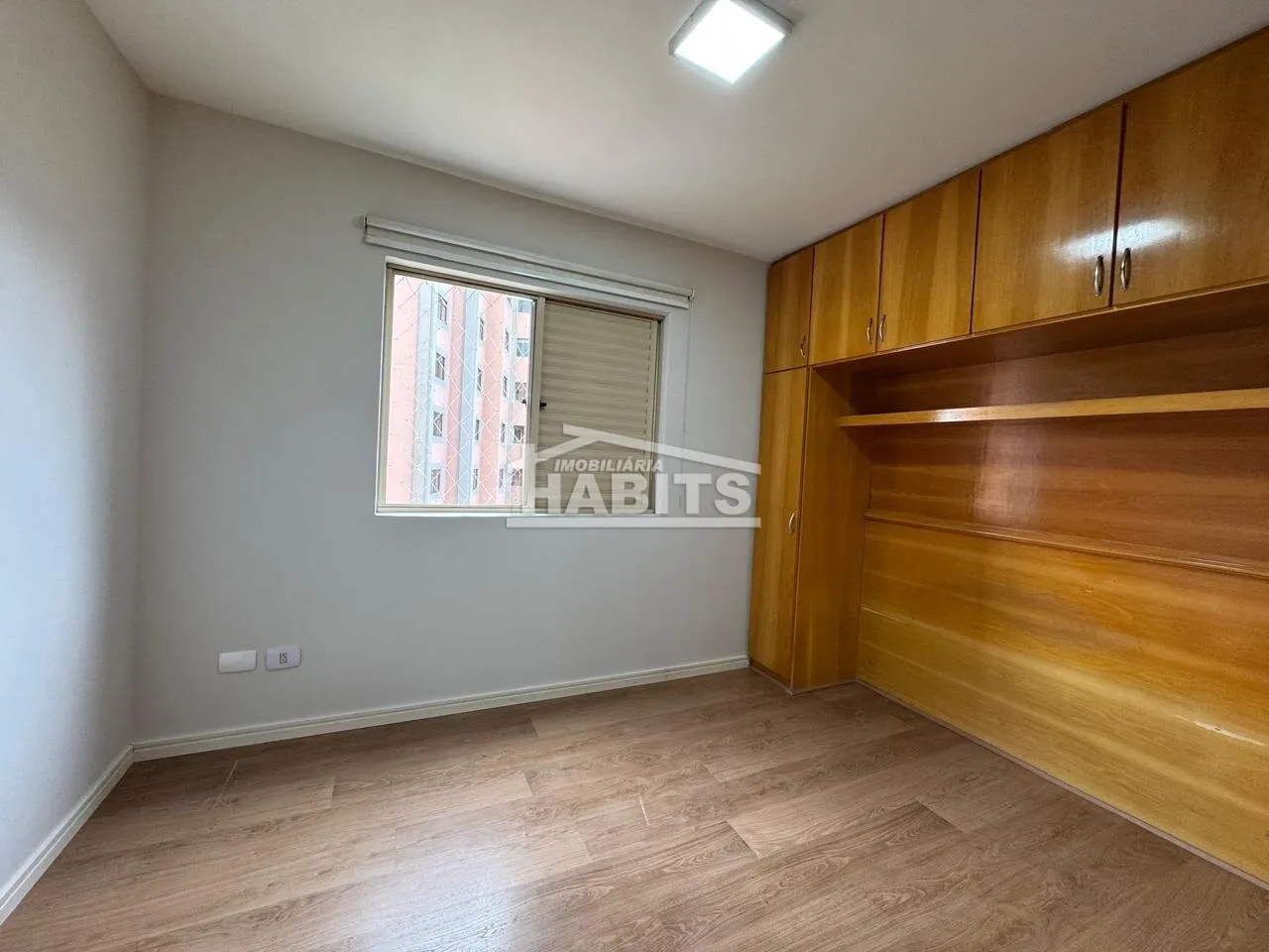3-bedroom apartment with a balcony — photo 13