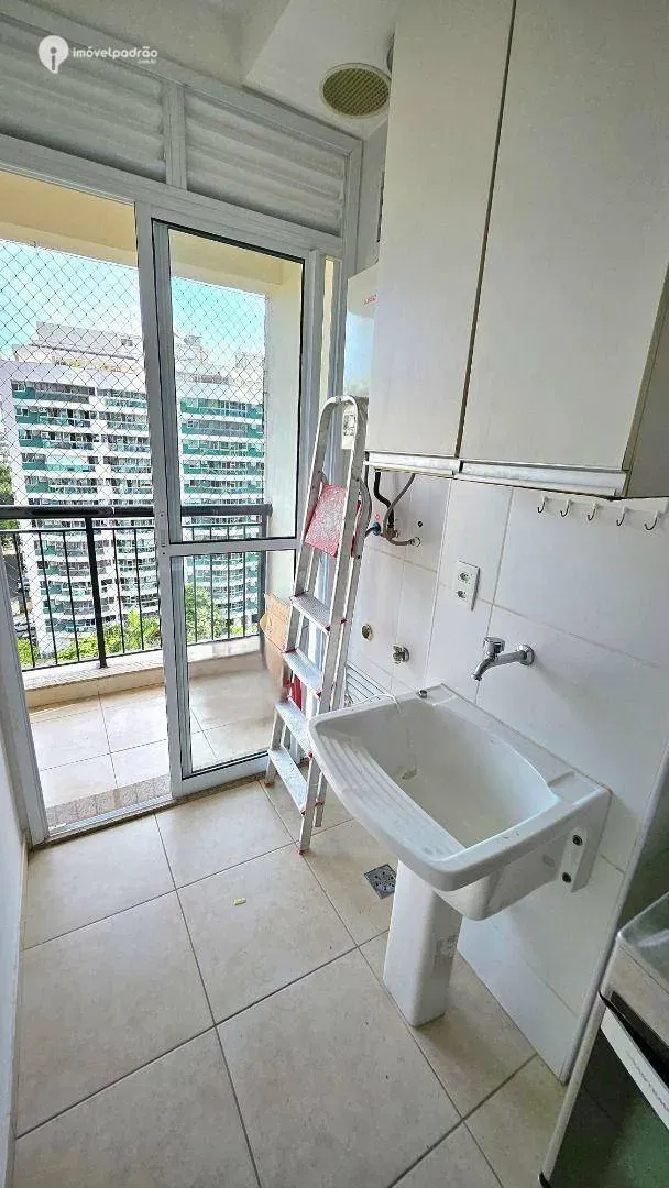 Furnished 2-bedroom apartment with enclosed balcony — photo 17