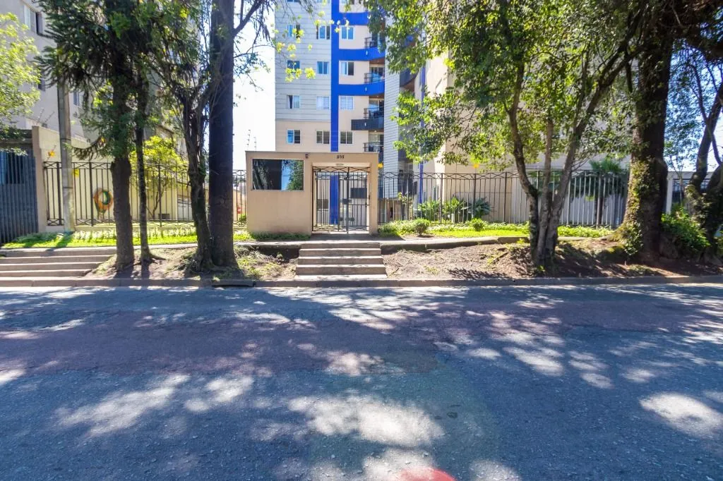 Balcony with a grill in a 2-bedroom apartment, 59 m² — photo 28