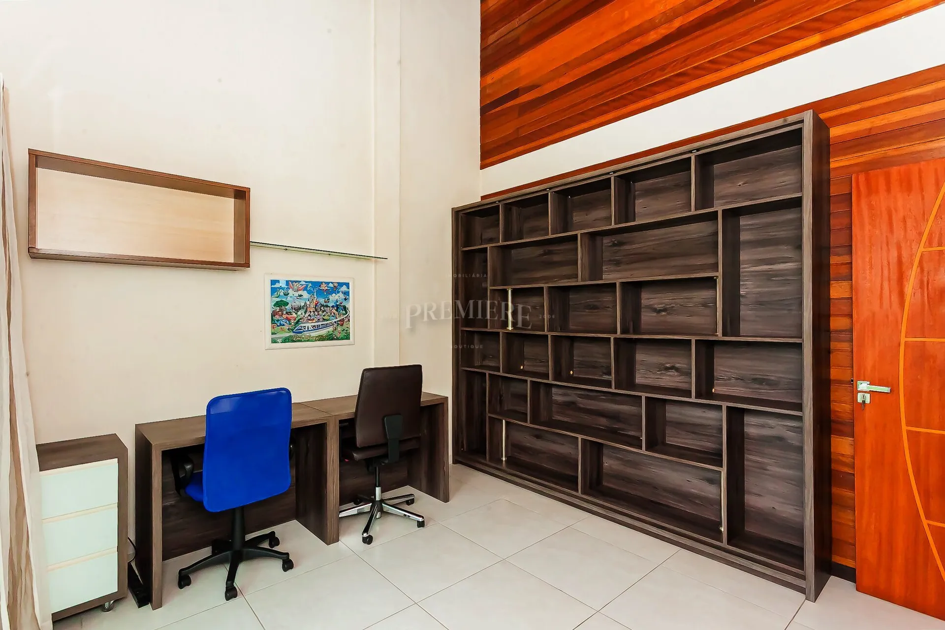 House with 4 bedrooms, 1 en-suite, 4 bathrooms — photo 29
