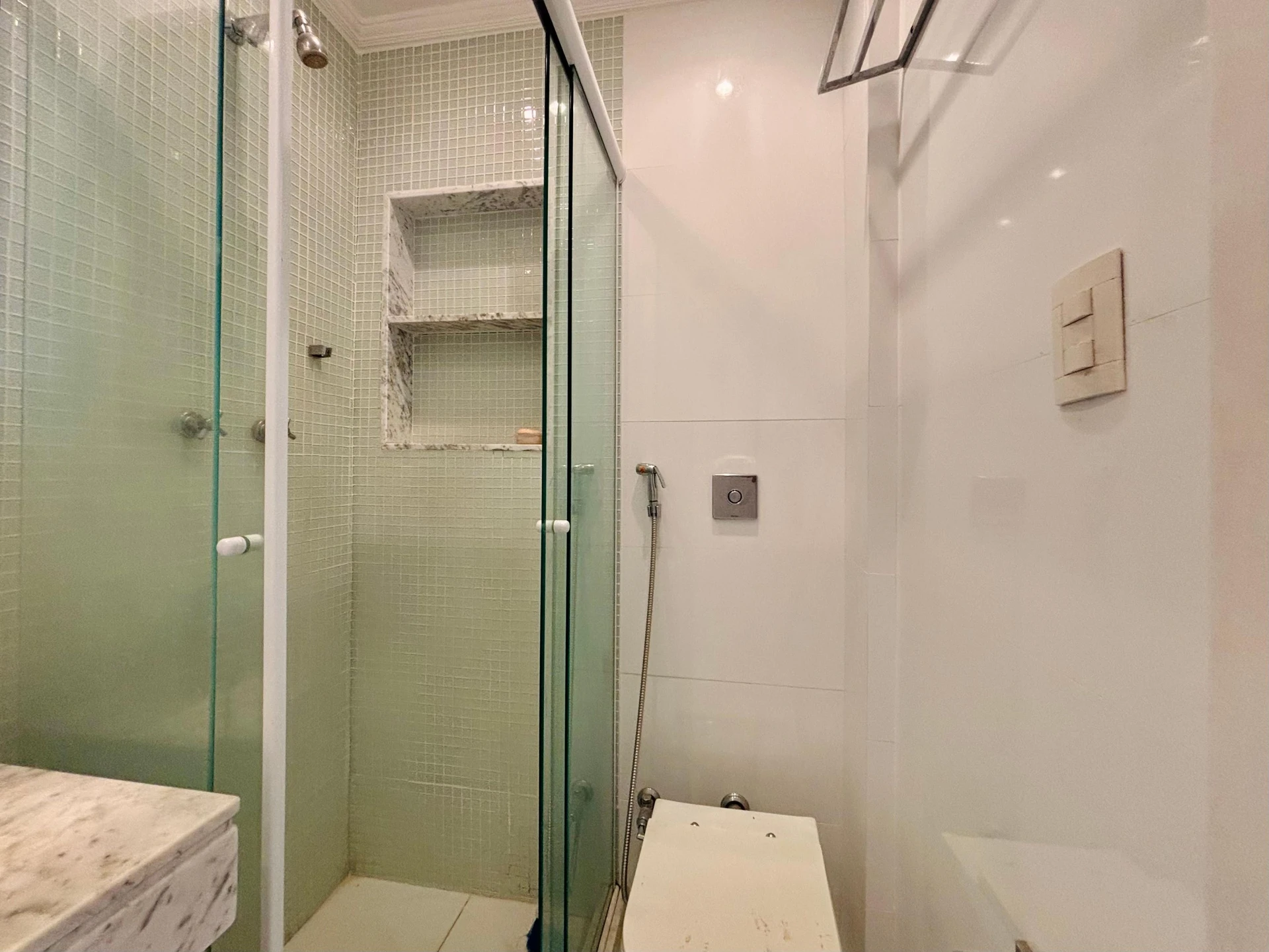 Apartamento mobiliado com 3 quartos e 2 banheiros — photo 2