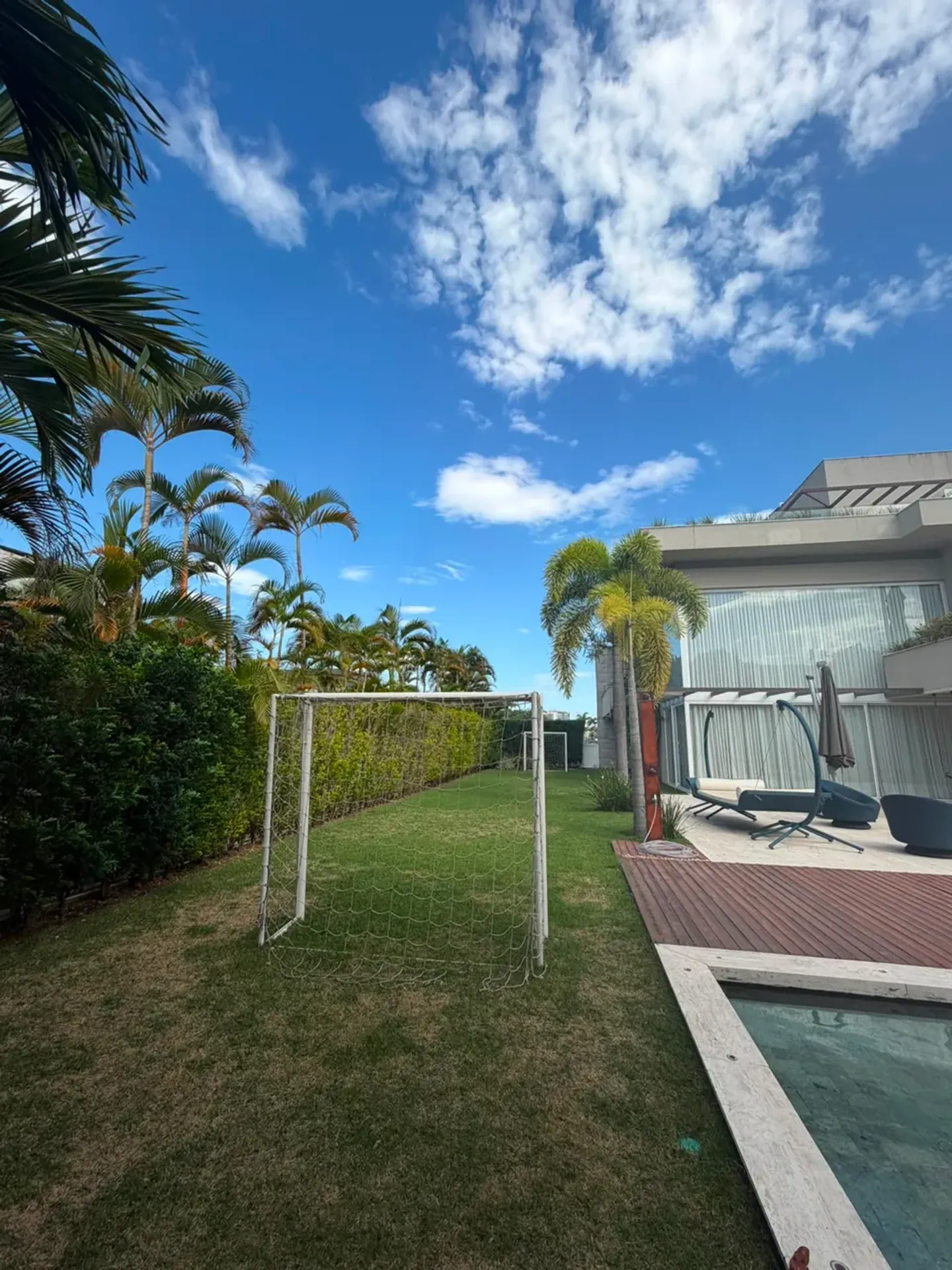 Furnished house with 5 bedrooms and 5 bathrooms, 700 m² — photo 4