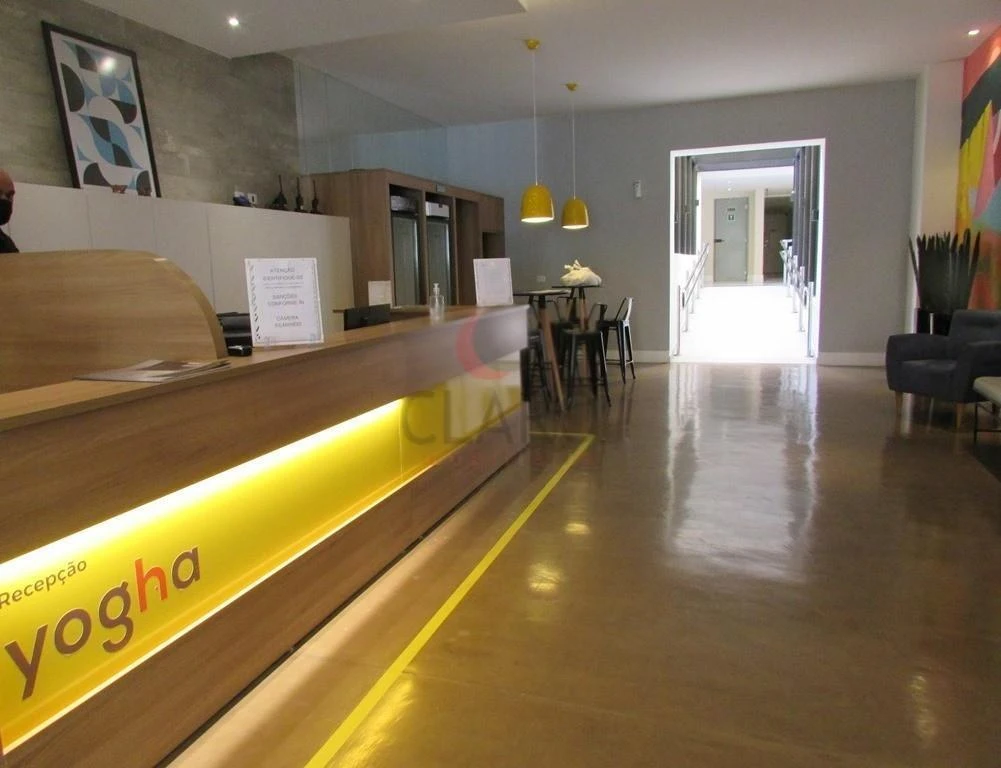 One-bedroom apartment in a building with a coworking space — photo 19