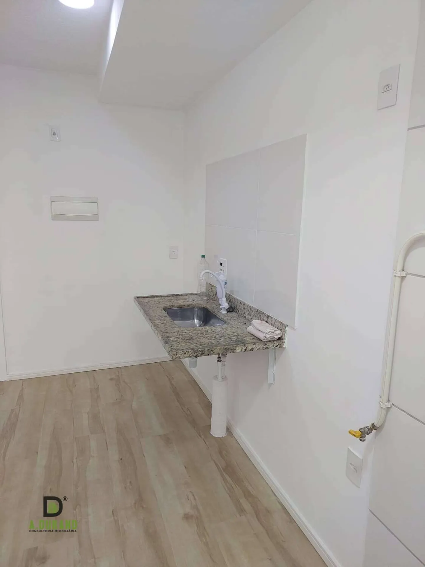 Apartment, 48 m², with wood or laminate floors — photo 2