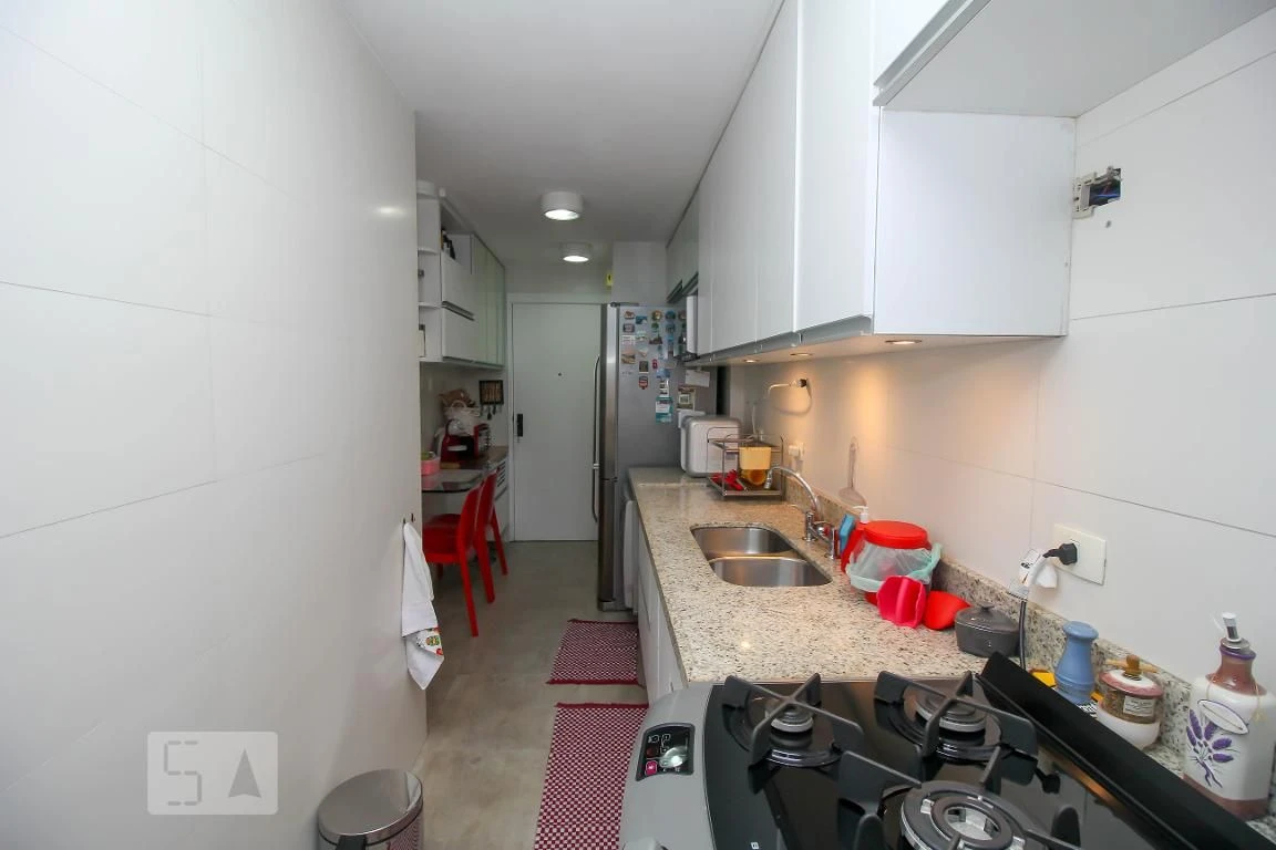 3-bedroom apartment with a glass-enclosed balcony — photo 55