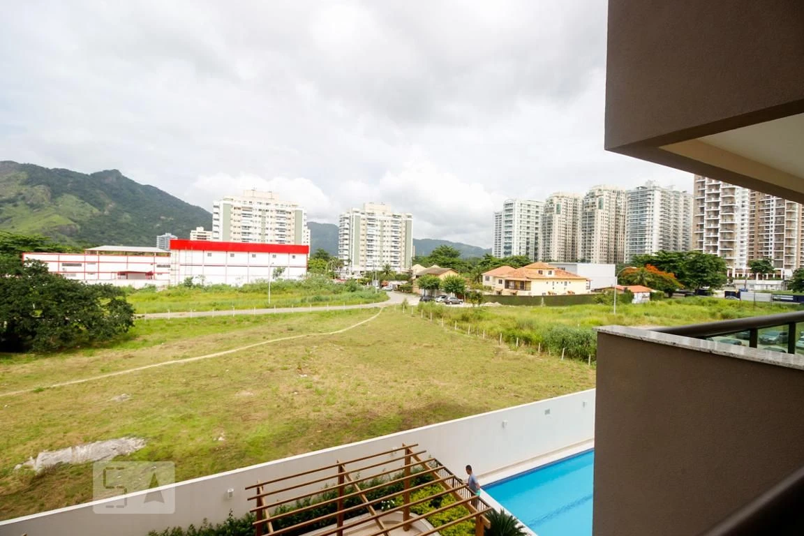 2-bedroom apartment with a mountain view — photo 8