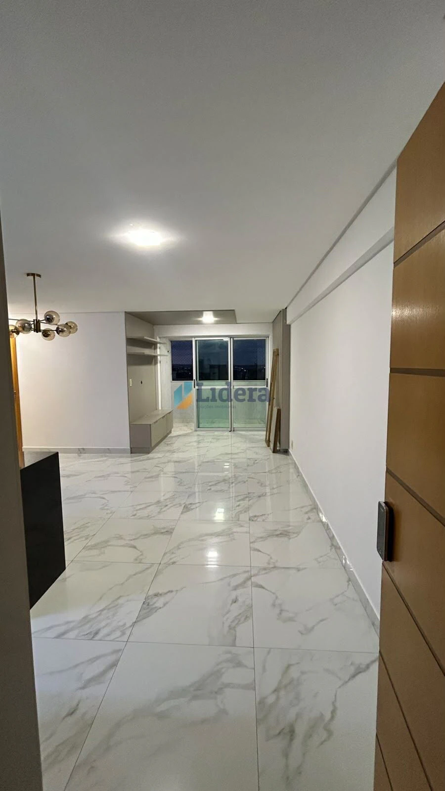 3-bedroom apartment in a building with a gym — photo 4