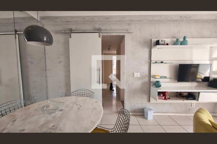 3-bedroom apartment in a building with a gym — photo 4