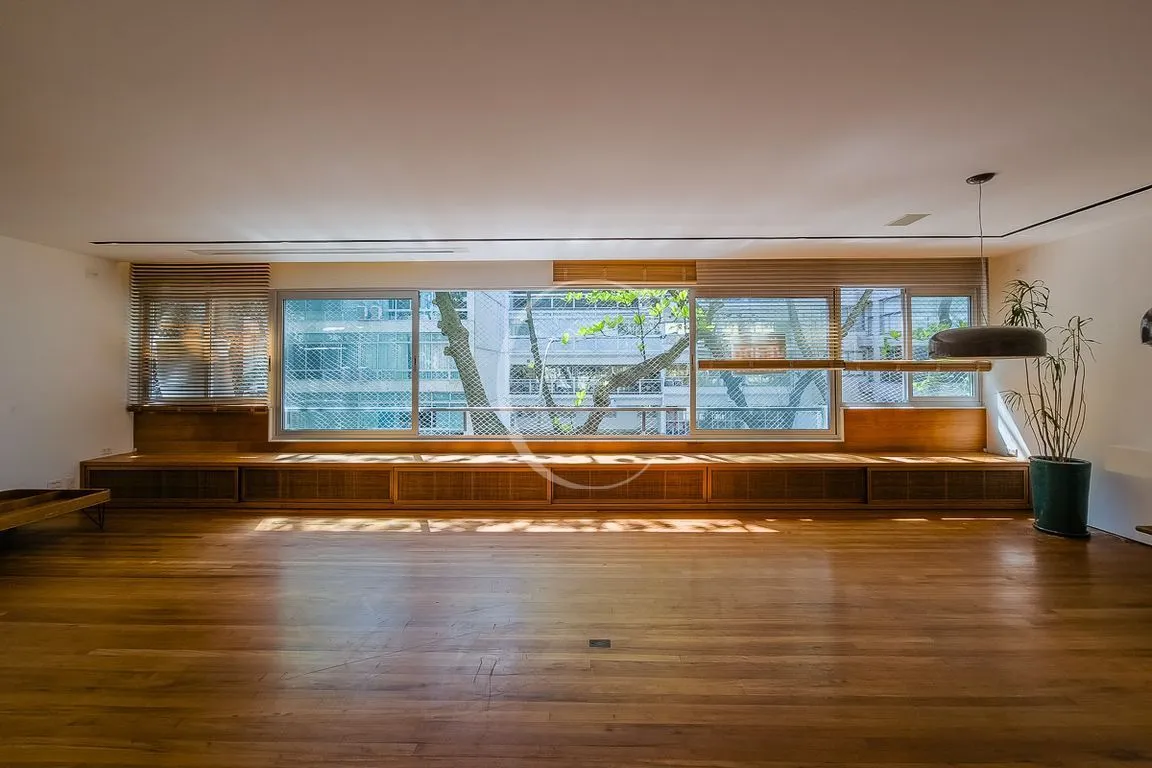 Мебльована квартира 239 м² з 3 спальнями та 2 паркомісцями — photo 8