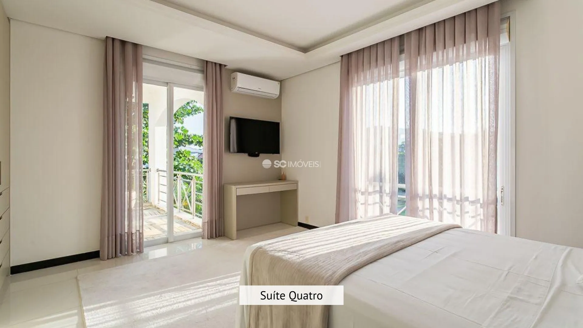800 m² house with 6 en-suite rooms and 4 parking spaces — photo 16