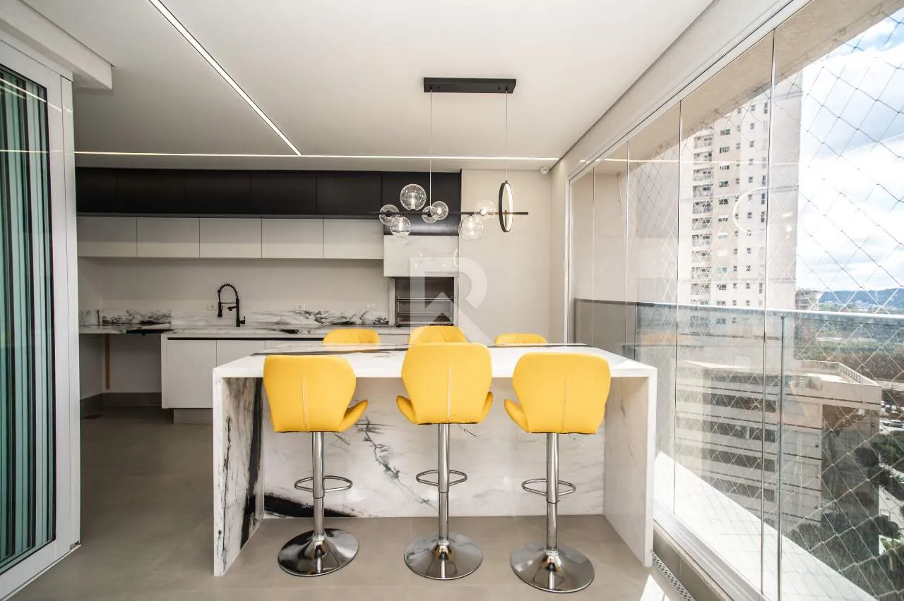Furnished apartment with 4 en-suite rooms and glazed balcony — photo 11