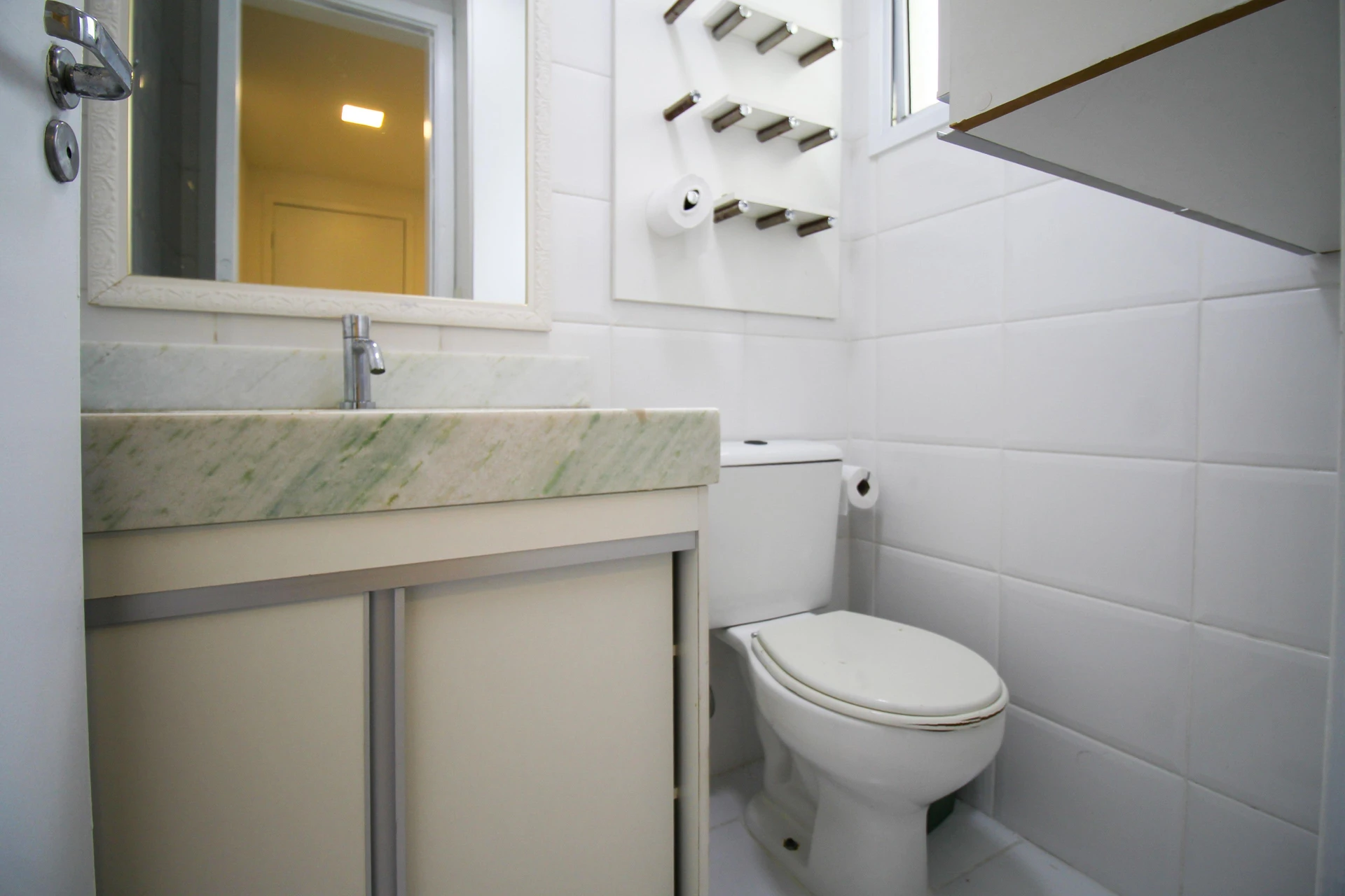 Apartamento mobiliado com 2 quartos e varanda envidraçada — photo 23