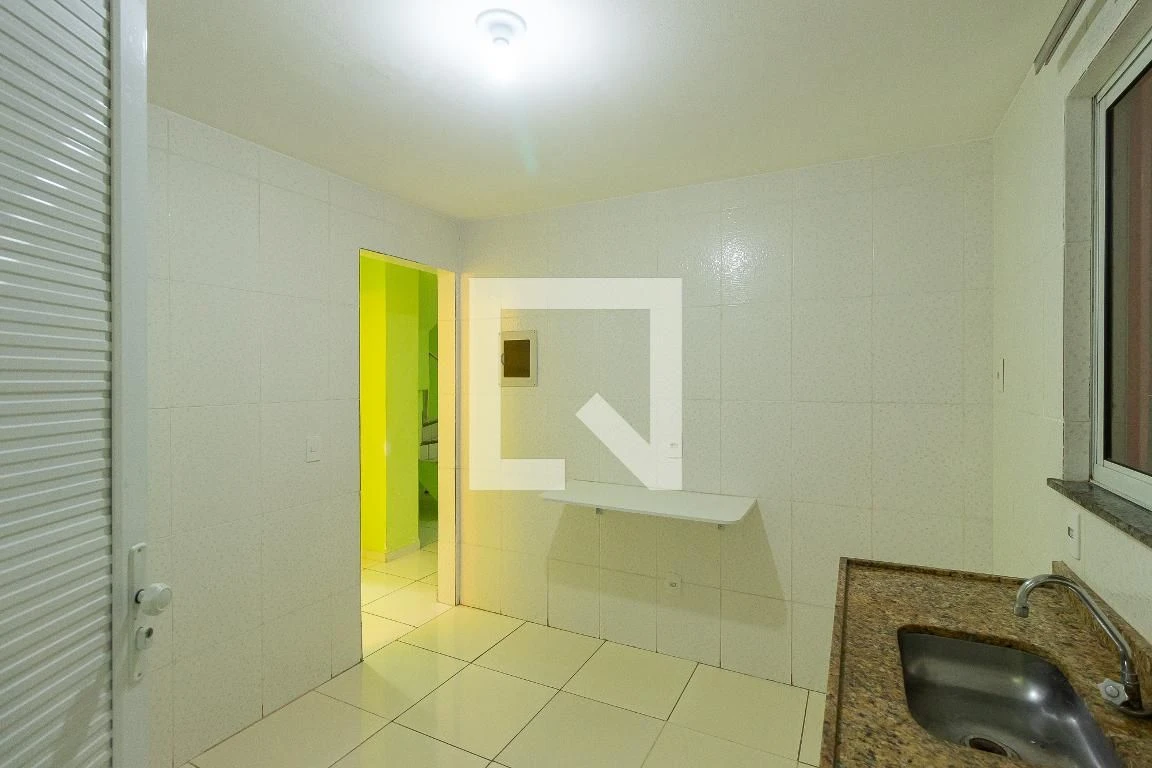200 m² house with a private BBQ and a private pool — photo 52