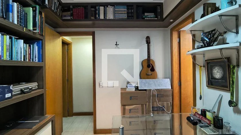 3-bedroom apartment in a building with a gym — photo 28