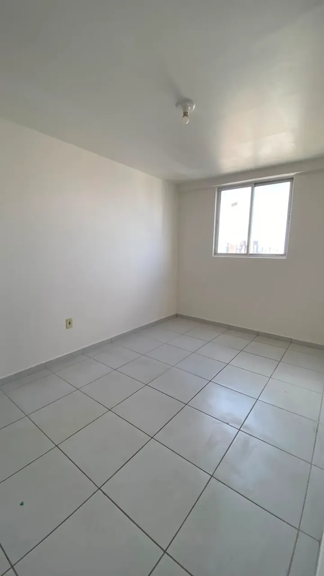 2-bedroom apartment with suite and private garden — photo 2