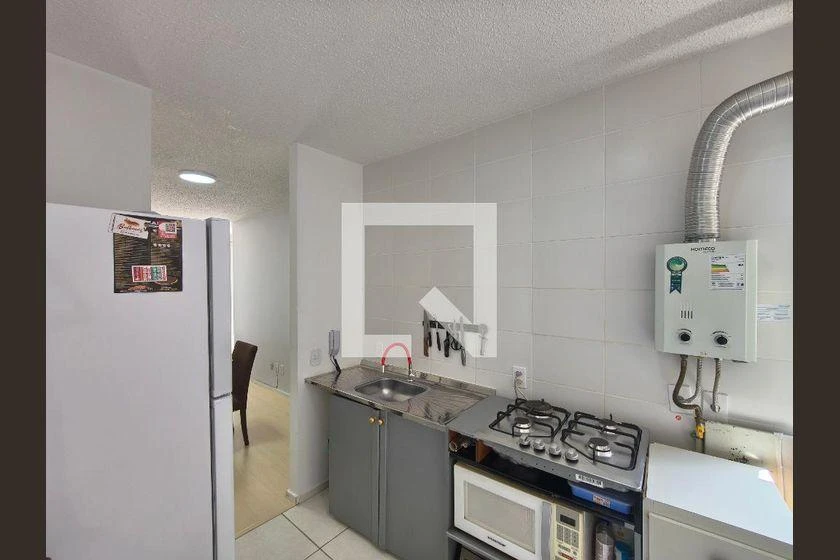 Apartamento mobiliado de 2 quartos em condomínio com piscina — photo 7