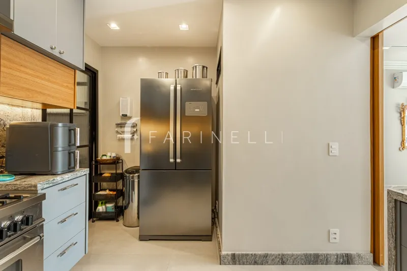 Furnished 3-bedroom apartment with water-view windows — photo 26