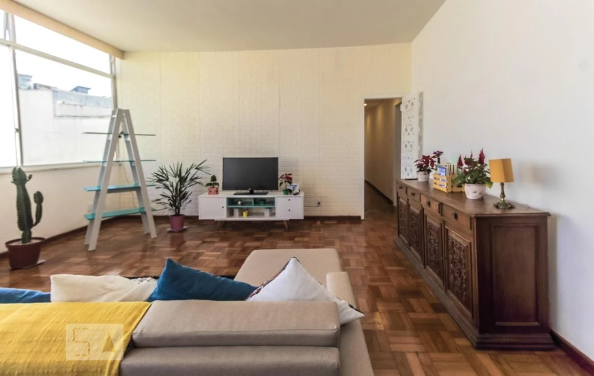Furnished 4-bedroom apartment with 3 bathrooms — photo 32