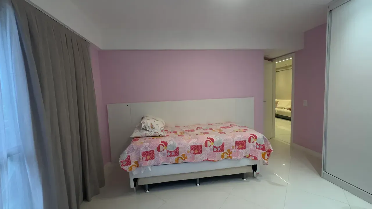 4-bedroom apartment with open-plan kitchen — photo 19