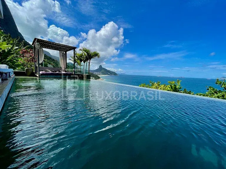 Furnished house with 5 bedrooms and an open-plan kitchen — photo 5