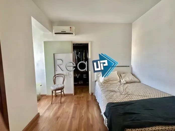 Apartamento com varanda de vidro e 4 quartos — photo 24