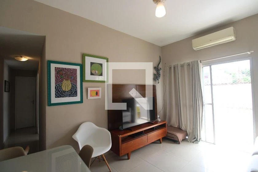 2-bedroom apartment with a home office