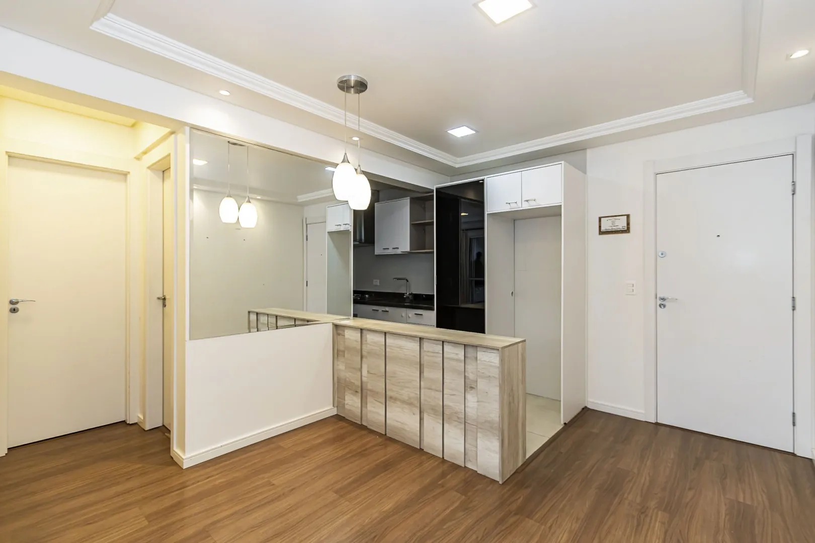 Balcony with a grill in a 2-bedroom apartment, 59 m² — photo 2