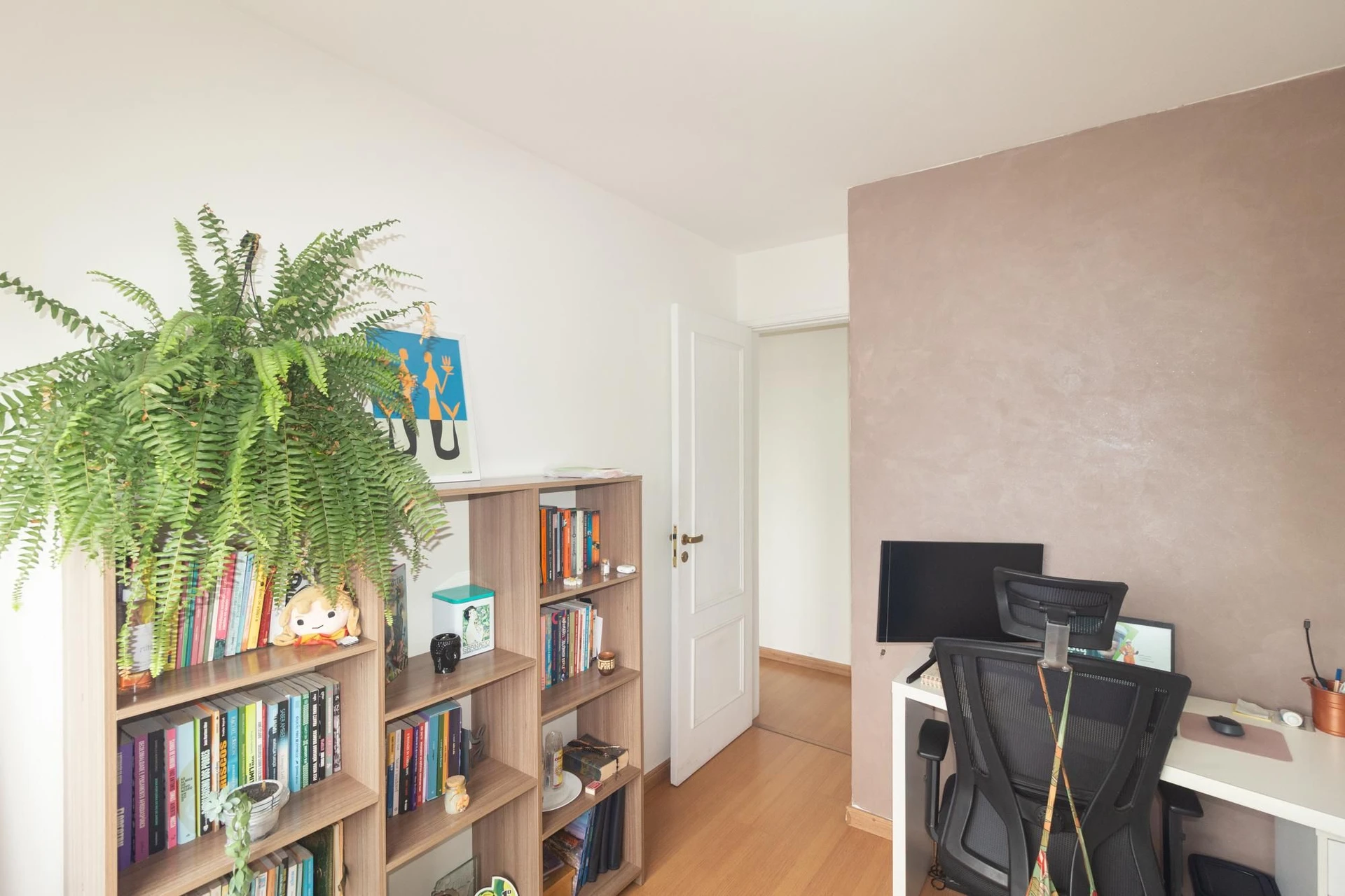 47 m² apartment with a washing machine and a home office — photo 27
