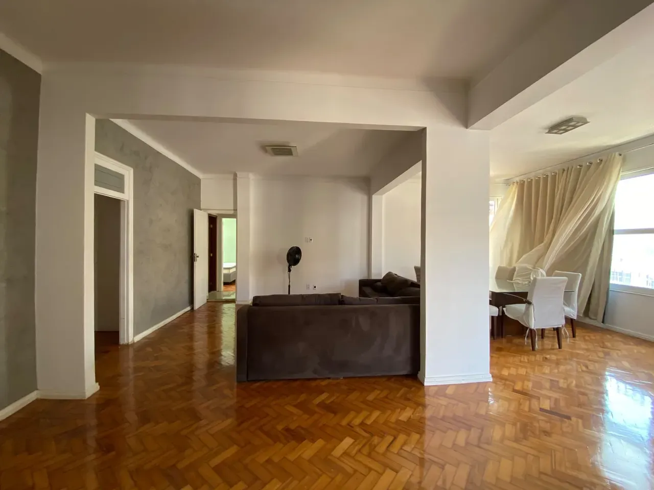 Walk-in closet in a 3-bedroom apartment, 153 m² — photo 25