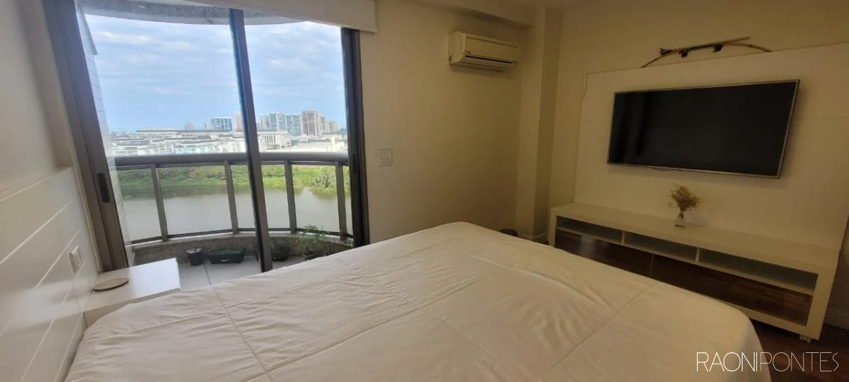 3-bedroom apartment with a water view in Rio de Janeiro — photo 11
