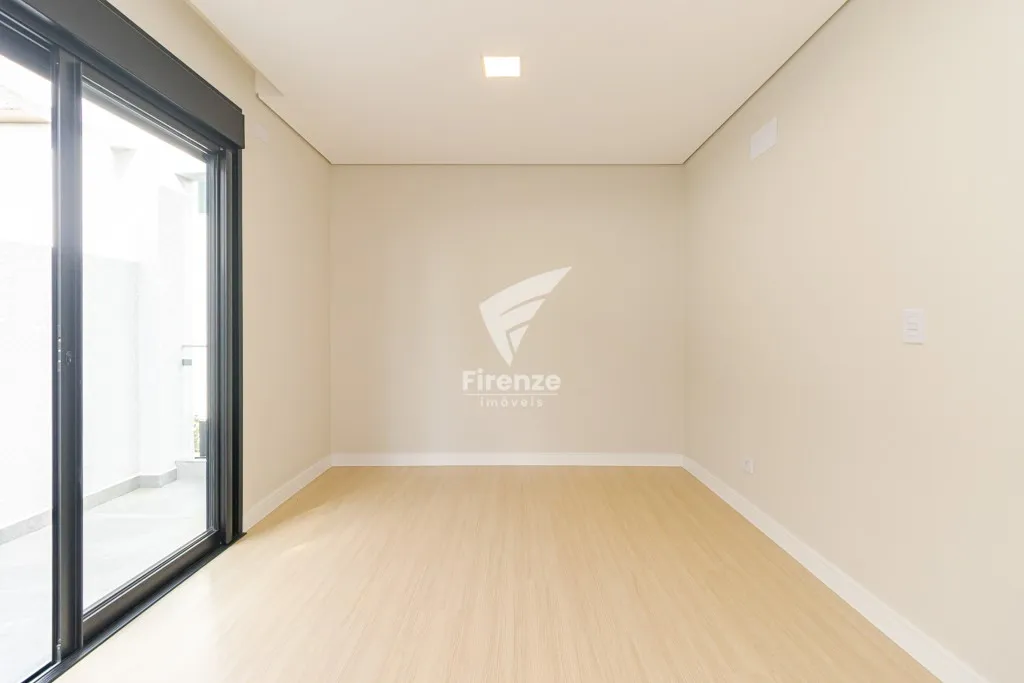 Furnished house with 4 bedrooms and 320 m² — photo 82