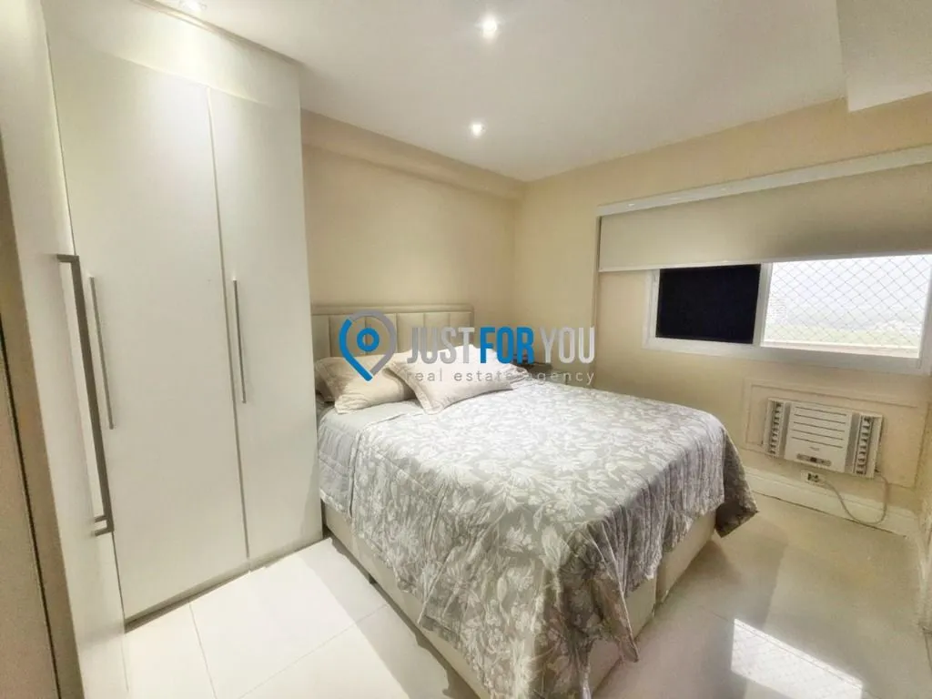 4-bedroom apartment with a mountain view in Rio de Janeiro — photo 4