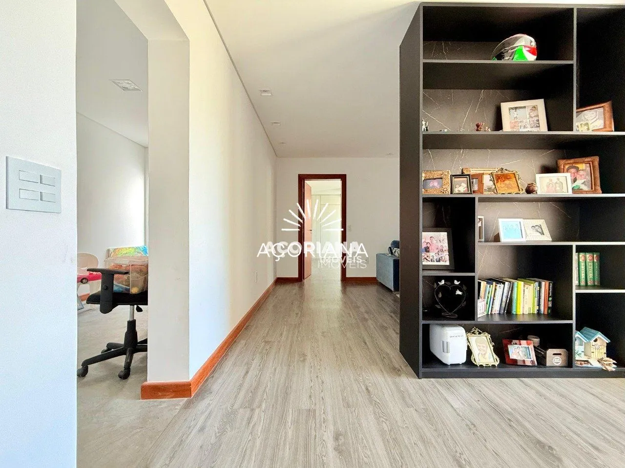 House with open-plan kitchen and 5 bedrooms over 558 m² — photo 30
