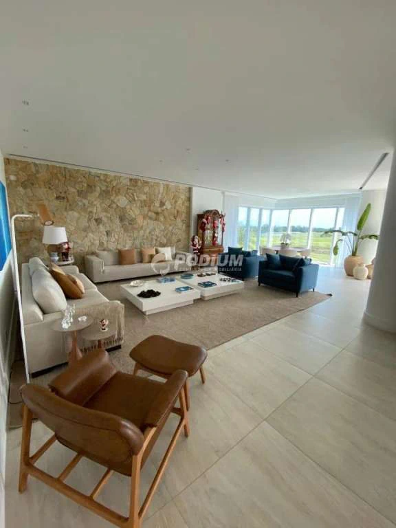 Furnished 650 m² apartment with 5 en-suite bedrooms