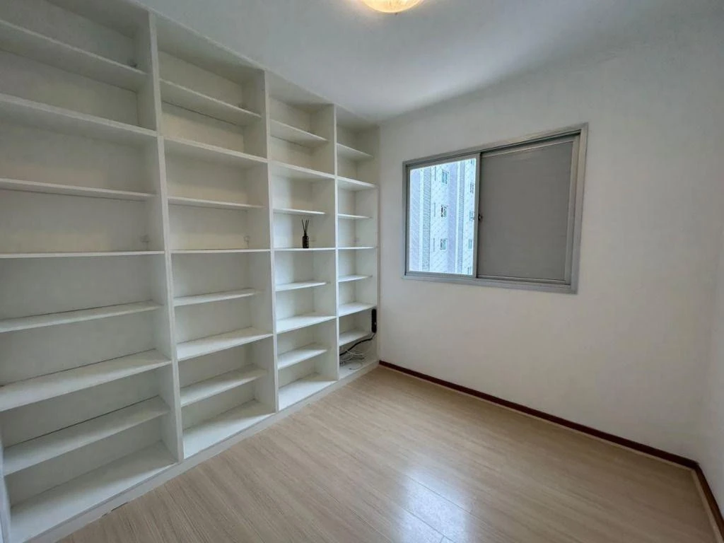 3-bedroom apartment with a home office in Curitiba — photo 4