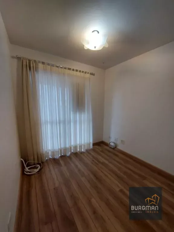 72 m² apartment with a walk-in closet and a home office — photo 22