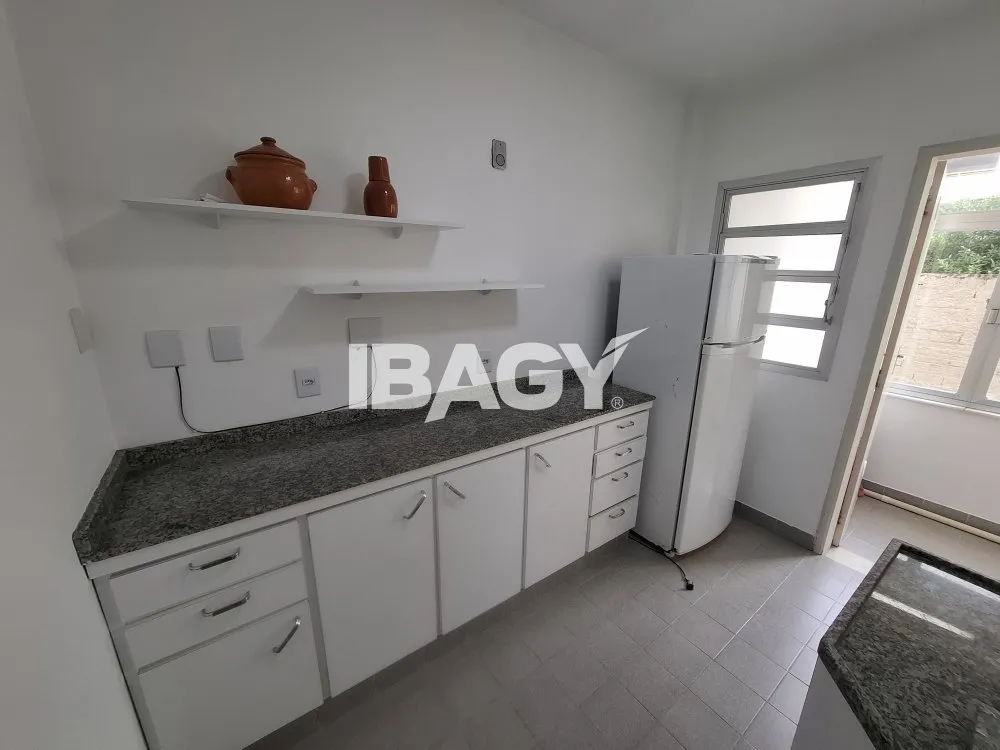 Apartamento amueblado de 2 dormitorios, 75 m² y garaje — photo 2