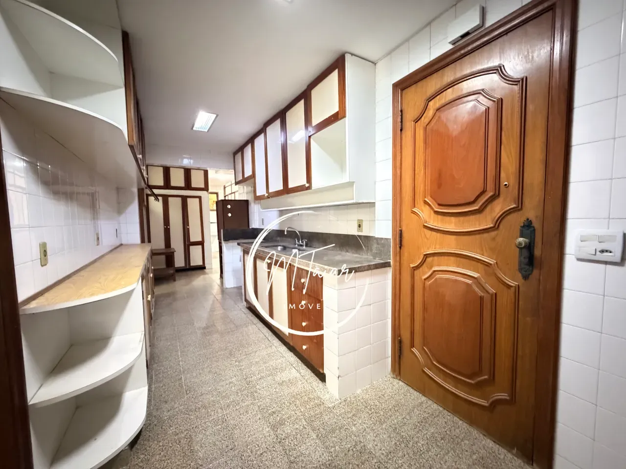 Apartment, 173 m², with a glass-enclosed balcony — photo 8