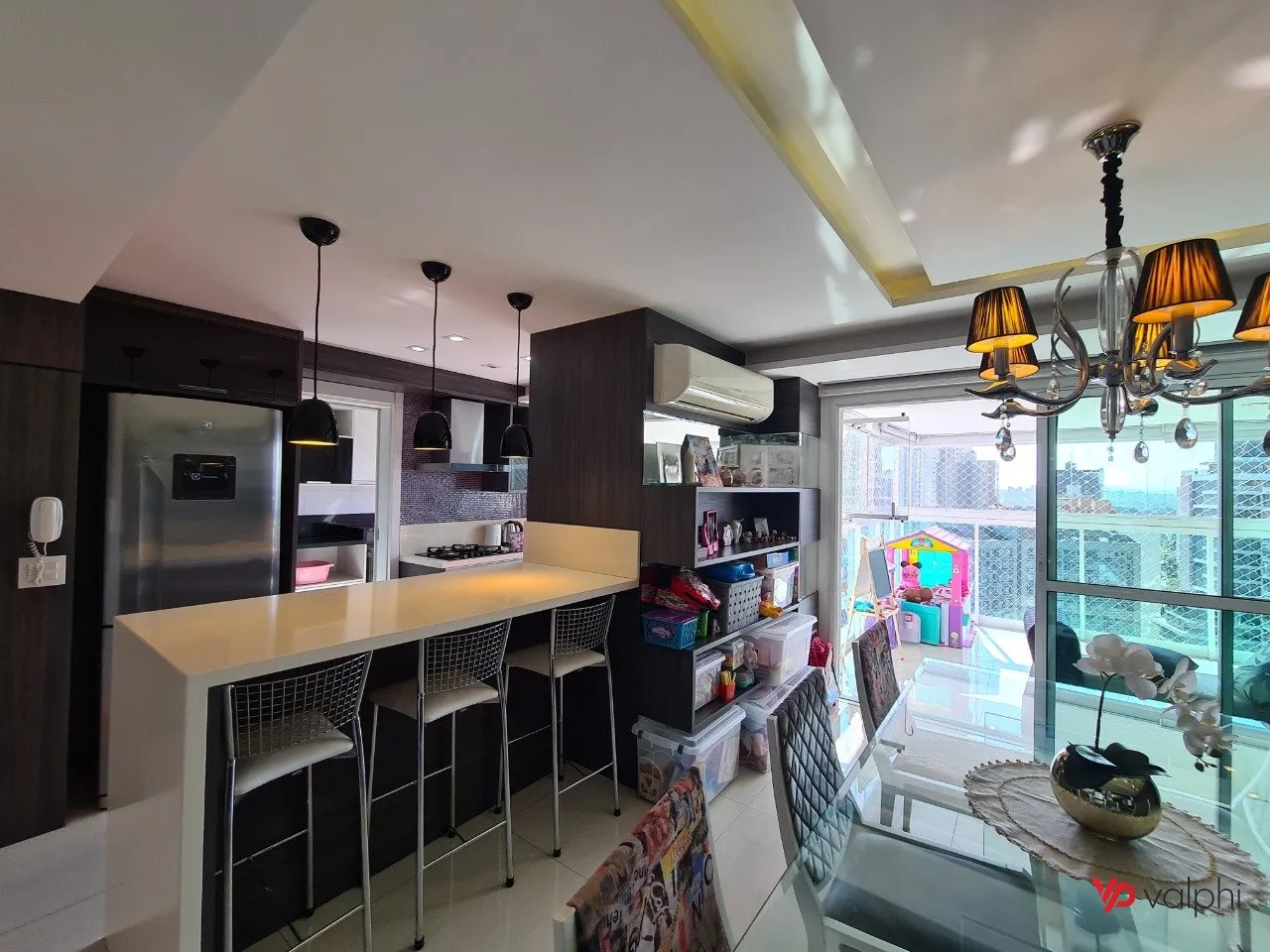 Furnished 2-bedroom apartment with enclosed balcony — photo 11