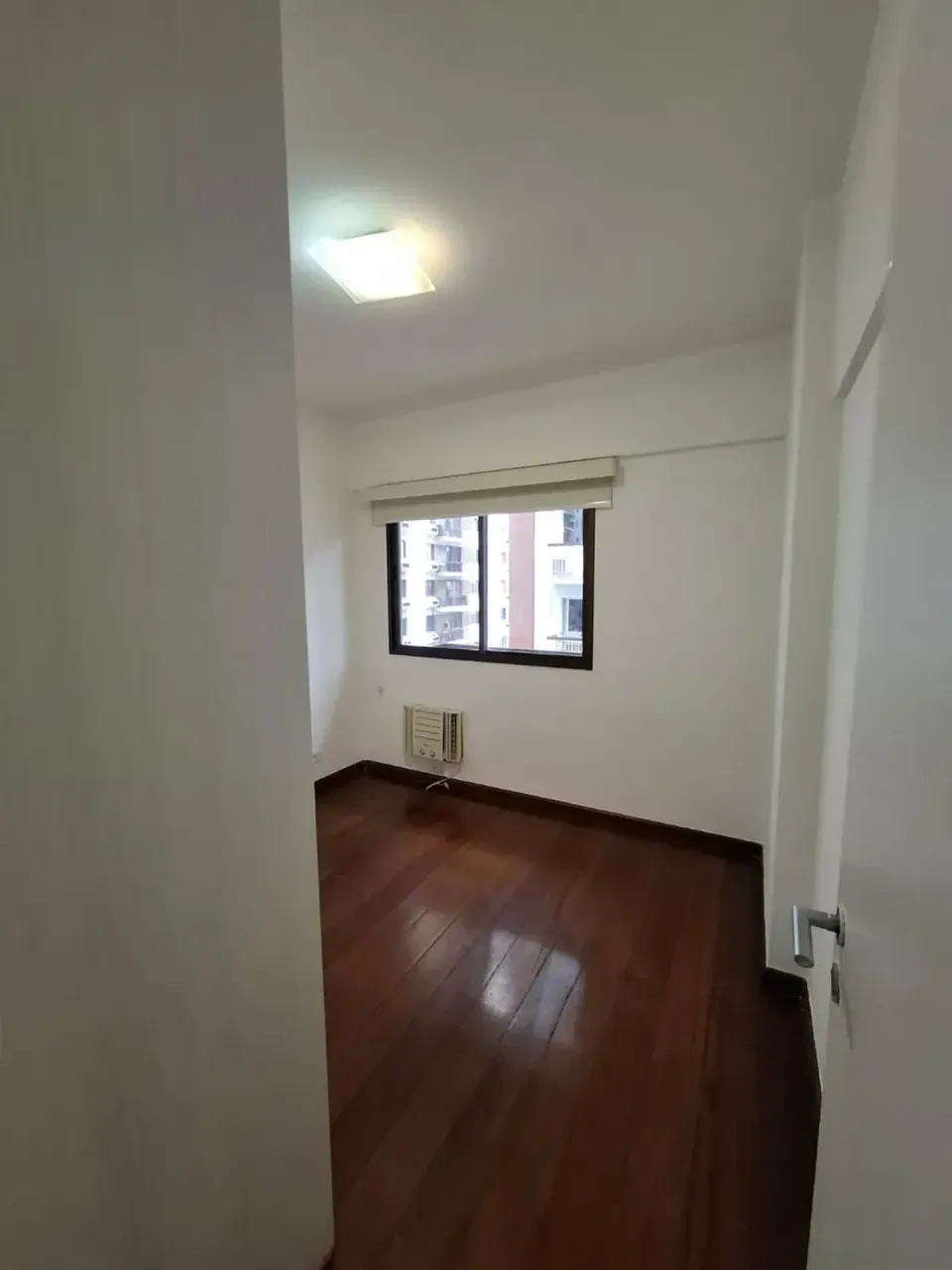 Apartment with 2 bedrooms, 3 bathrooms and a balcony — photo 9