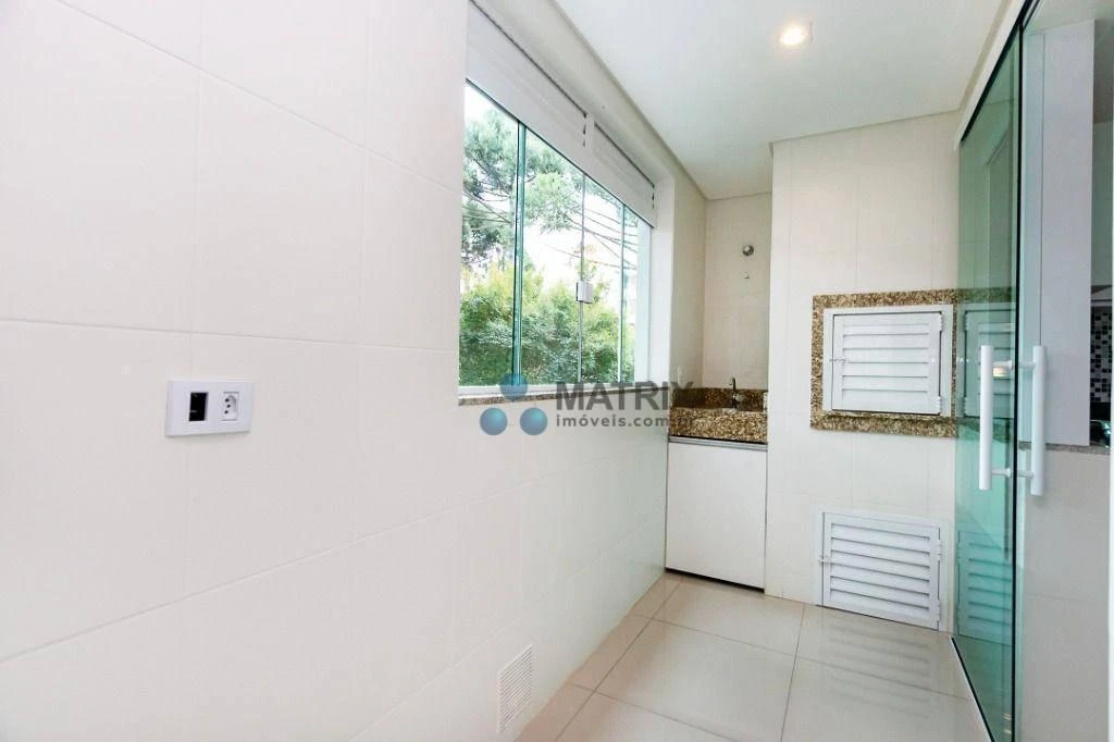 3-bedroom apartment, 1 with its own bathroom, 130 m² — photo 26