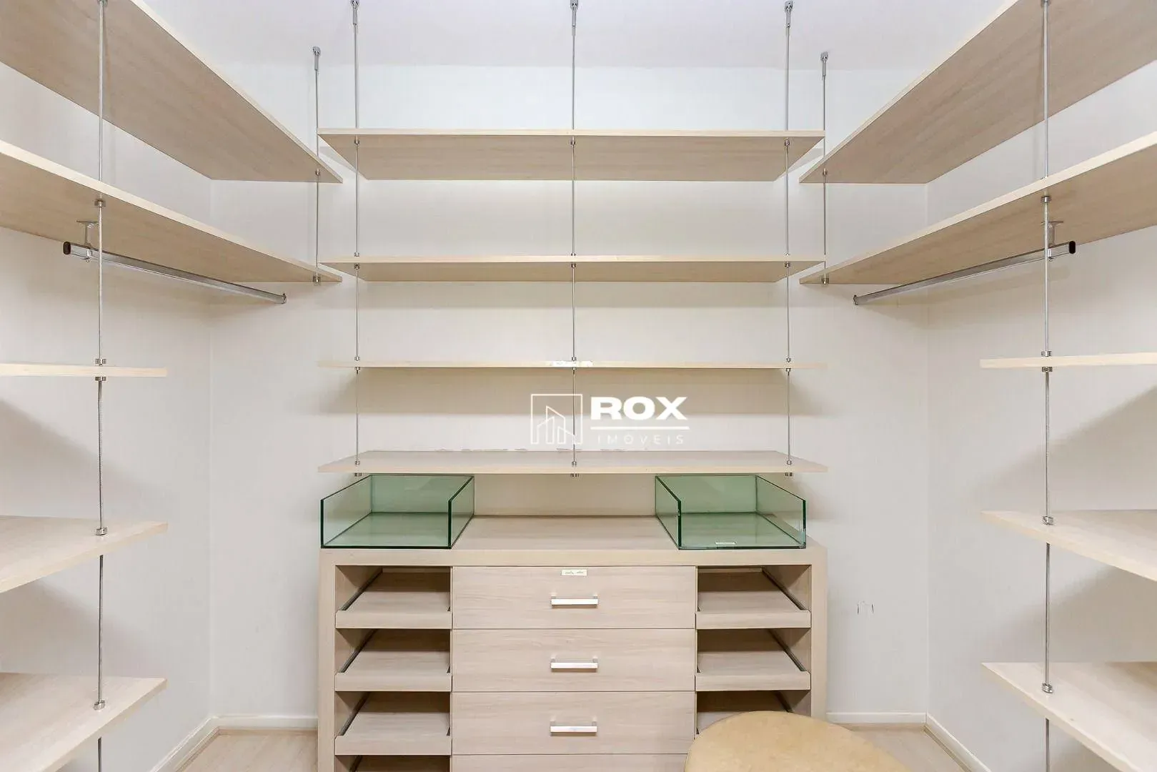 Unfurnished 598 m² house with 6 parking spaces — photo 27