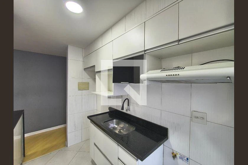 2-bedroom apartment with wood or laminate floors — photo 2