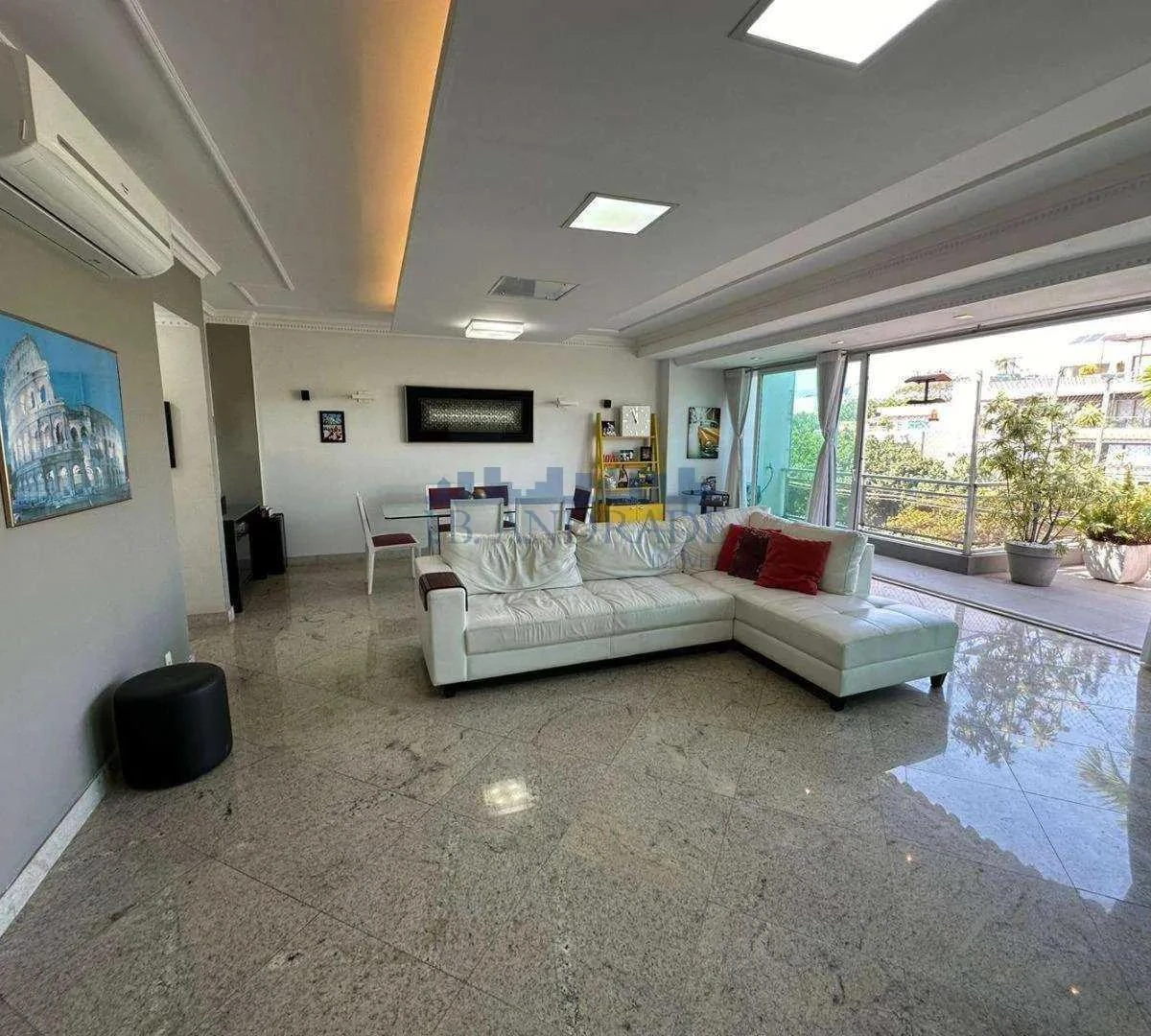 Duplex penthouse with 3 bedrooms and 355 m² — photo 3