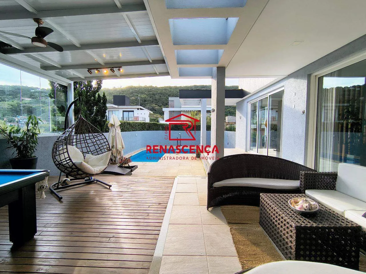Меблированный дом с 4 спальнями-сюитами и садом 502 м² — photo 20