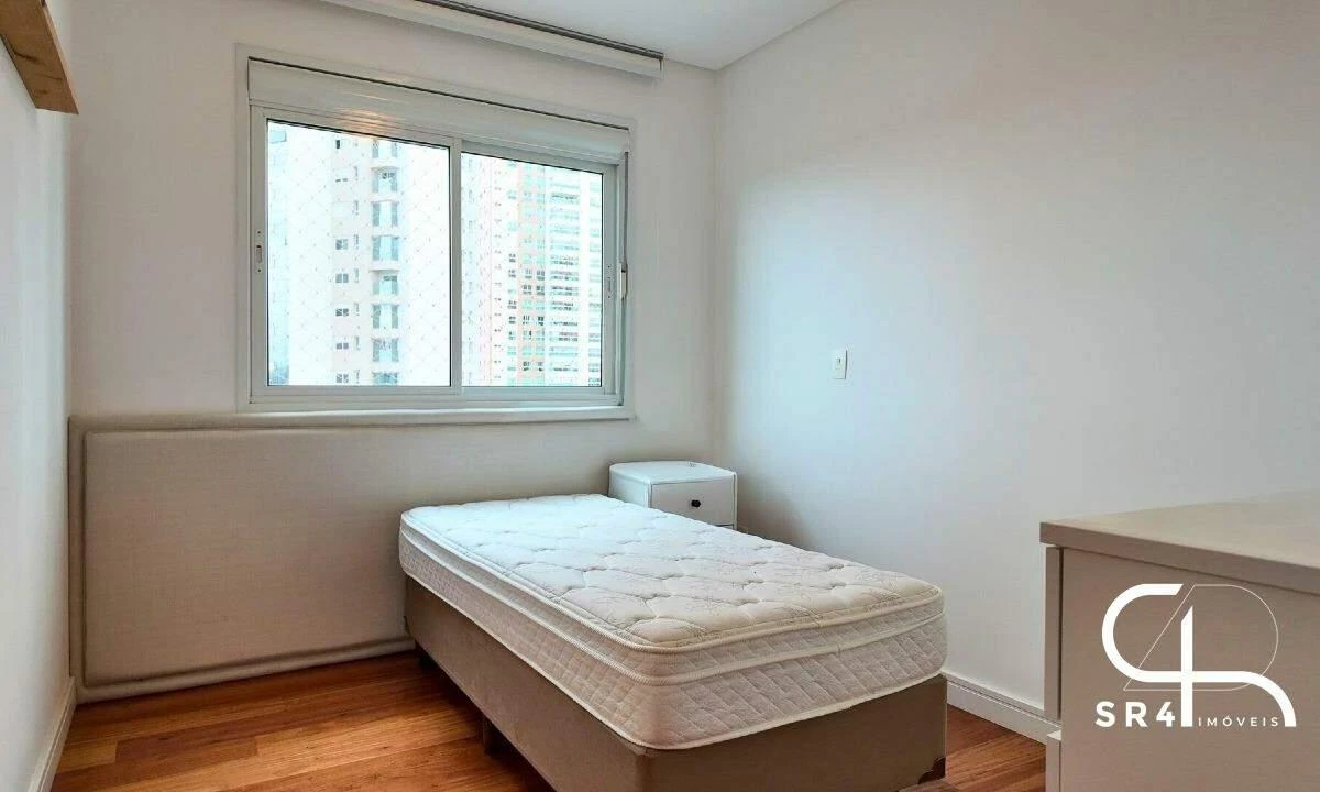 Furnished 186 m² apartment with 4 bedrooms and 2 en-suites — photo 22