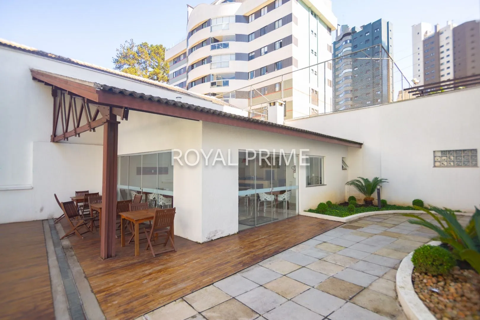 Apartamento de 3 dormitorios con cocina abierta y BBQ privado — photo 36