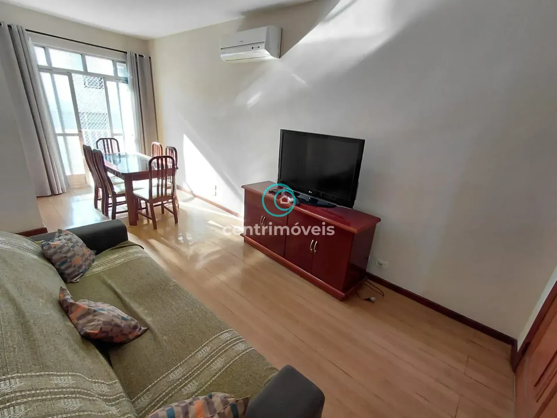 Rental apartment with 2 bedrooms, 2 baths and a balcony — photo 3