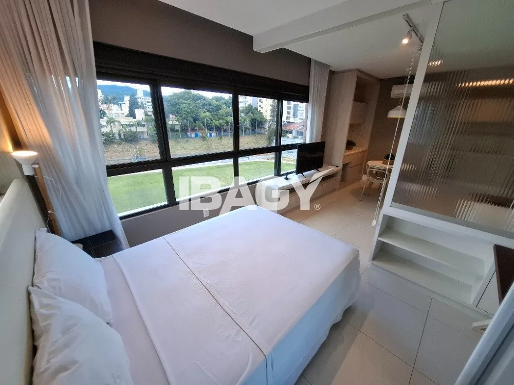 Furnished 60 m² studio with 1 parking space and balcony — photo 4