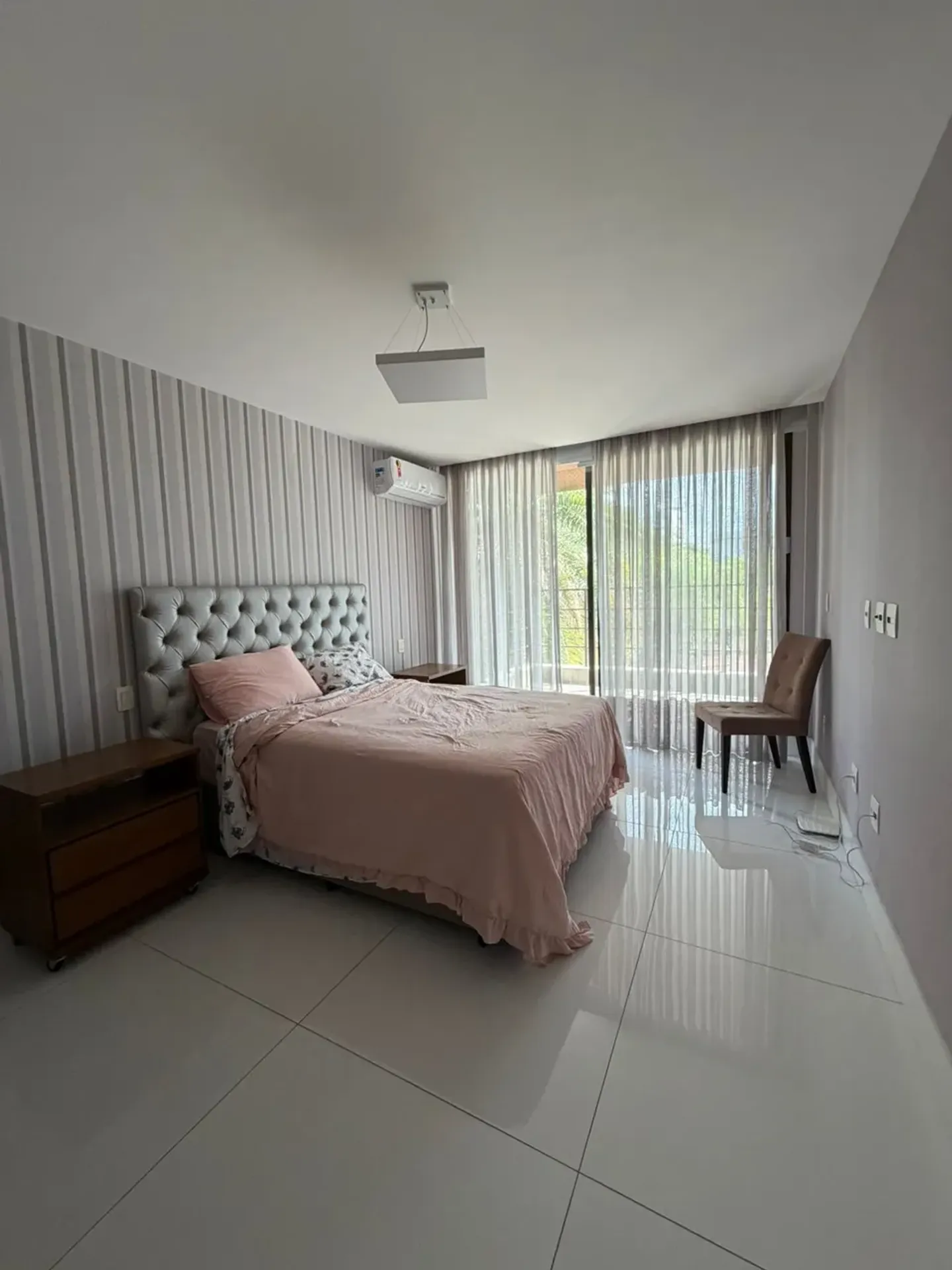 Casa com cozinha americana, 4 quartos e 5 banheiros, 980 m² — photo 24